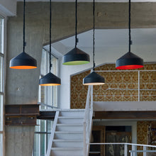 Charger l'image dans la galerie, Suspension cloche, noir et or