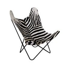 Charger l'image dans la galerie, Fauteuil AA, peau de vache zébrée