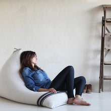 Charger l'image dans la galerie, Pouf beige, 03AM