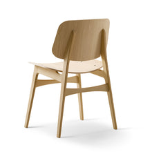 Charger l'image dans la galerie, Chaise design Søborg, bois laqué naturel, Fredericia