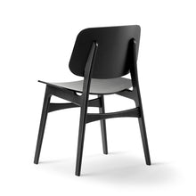 Charger l'image dans la galerie, Chaise design Søborg, bois laqué noir, Fredericia