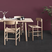 Charger l'image dans la galerie, Chaise en bois J39, Fredericia