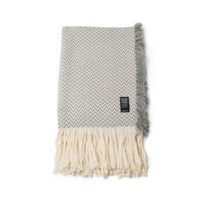 Charger l'image dans la galerie, Plaid design gris, Mandal Veveri