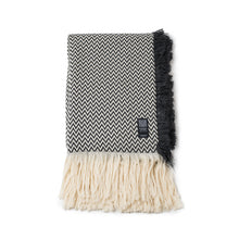 Charger l'image dans la galerie, Plaid design noir et blanc, Mandal Veveri