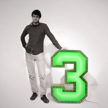 Charger l'image dans la galerie, Lampe design, chiffre 3