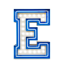 Charger l'image dans la galerie, Lampe design, lettre E