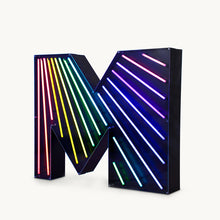 Charger l'image dans la galerie, Lampe design, lettre M