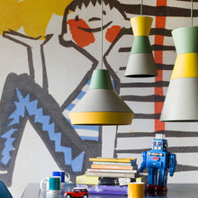 Charger l'image dans la galerie, Suspension design verte, Coney Cone