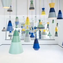 Charger l'image dans la galerie, Suspension design bleue, Cat's Hat