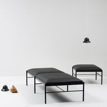 Charger l'image dans la galerie, Banquette design cuir noir, EX.T