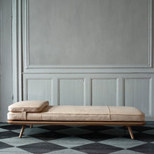 Charger l'image dans la galerie, Banquette design Spine, Fredericia