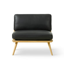 Charger l'image dans la galerie, Fauteuil design Spine en cuir noir, Fredericia