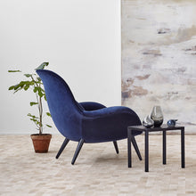 Charger l'image dans la galerie, Fauteuil Swoon rose, Fredericia