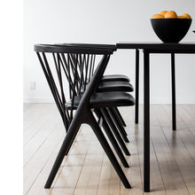 Charger l'image dans la galerie, Fauteuil design, Sibast N°8, bois vernis noir et cuir noir