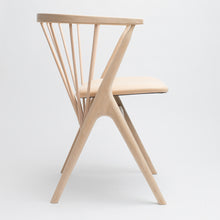 Charger l'image dans la galerie, Fauteuil design, Sibast N°8, bois clair et cuir beige