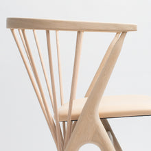 Charger l'image dans la galerie, Fauteuil design, Sibast N°8, bois clair et cuir beige