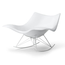 Charger l'image dans la galerie, Fauteuil à bascule design Stingray blanc, Fredericia