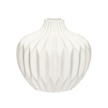 Charger l'image dans la galerie, Vase design blanc H 16 cm, Hübsch