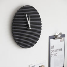 Charger l'image dans la galerie, Horloge design Wave, noir