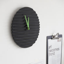 Charger l'image dans la galerie, Horloge design Wave, noir