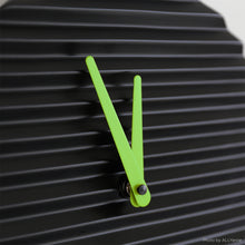 Charger l'image dans la galerie, Horloge design Wave, noir