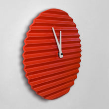 Charger l'image dans la galerie, Horloge design Wave, rouge