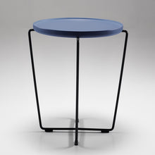 Charger l'image dans la galerie, Table d'appoint design, Wendelbo