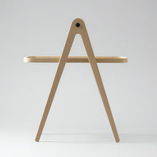 Charger l'image dans la galerie, Table d'appoint en bois, Wendelbo