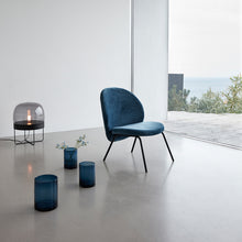 Charger l'image dans la galerie, Fauteuil en velours bleu, Hübsch