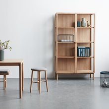 Charger l'image dans la galerie, Vitrine en bois clair L 110 cm, Hübsch