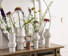 Charger l'image dans la galerie, Vase tout en rondeur, HKLiving