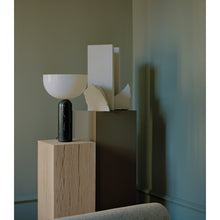 Charger l&#39;image dans la galerie, Lampe de Table Kizu, marbre noir, New Works
