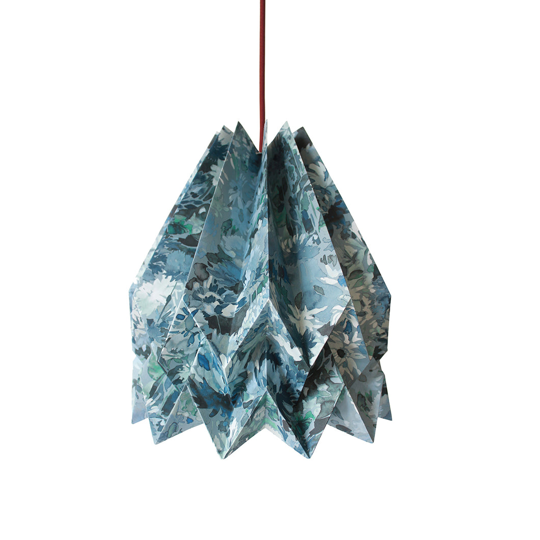 Suspension origami, motif fleurs bleues