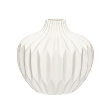 Charger l&#39;image dans la galerie, Vase design blanc H 16 cm, Hübsch
