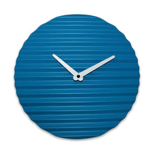 Charger l&#39;image dans la galerie, Horloge design Wave, bleue

