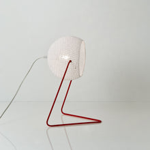 Charger l&#39;image dans la galerie, Lampe à poser design en laine
